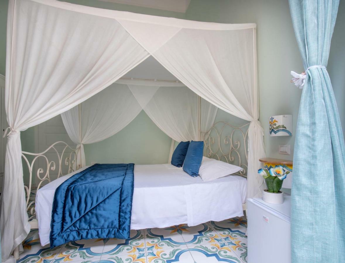 Regina Elena Bed & Breakfast Naples Luaran gambar